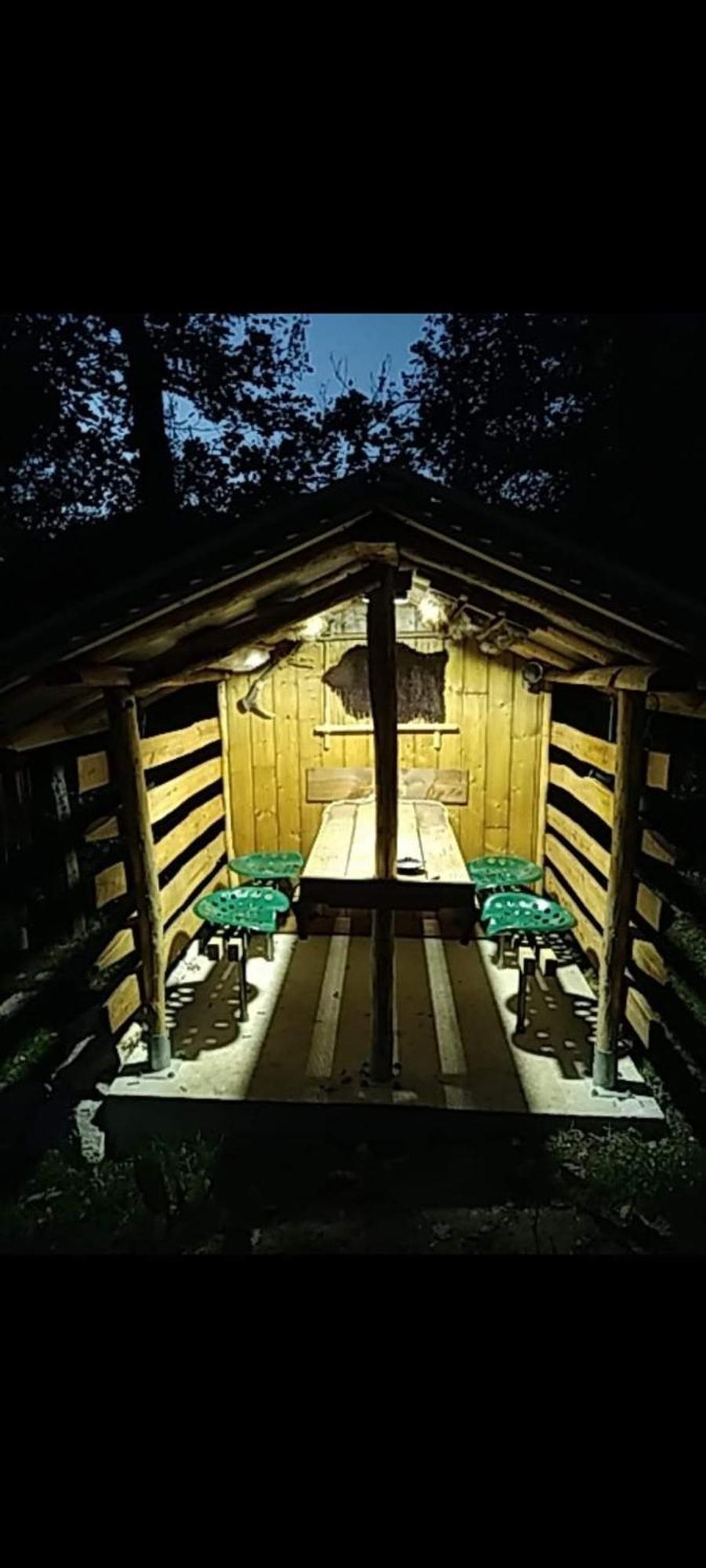 La Cabane Perchee Du Trappeur Écrainville Extérieur photo