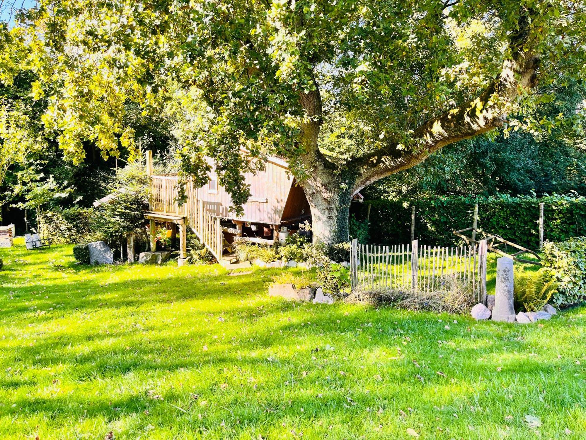 La Cabane Perchee Du Trappeur Écrainville Extérieur photo