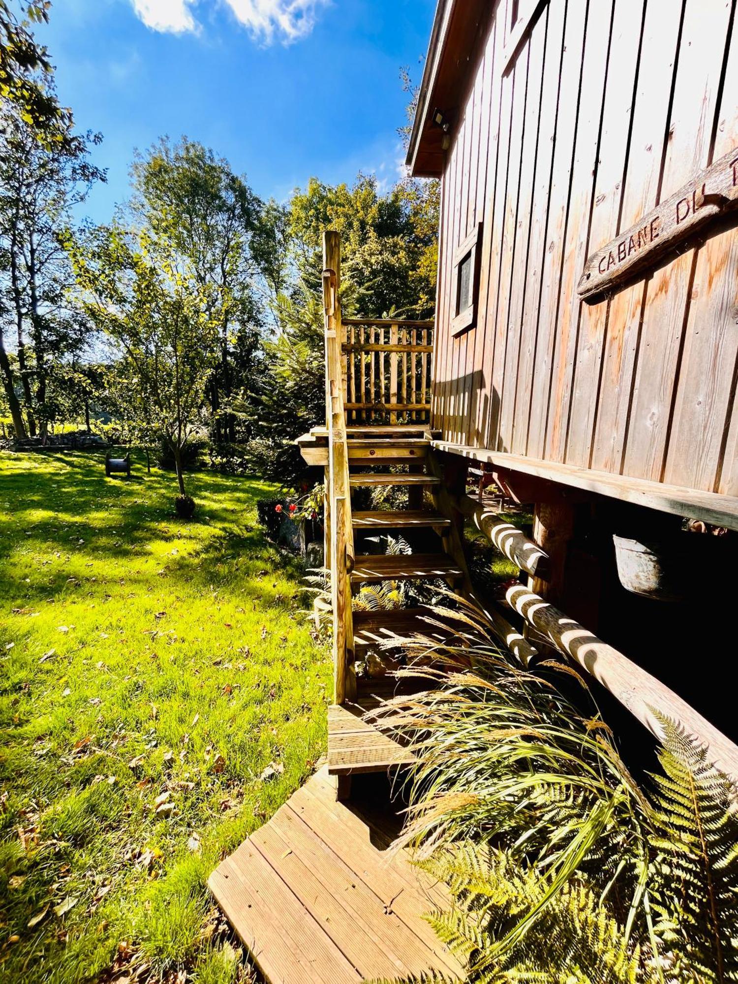La Cabane Perchee Du Trappeur Écrainville Extérieur photo