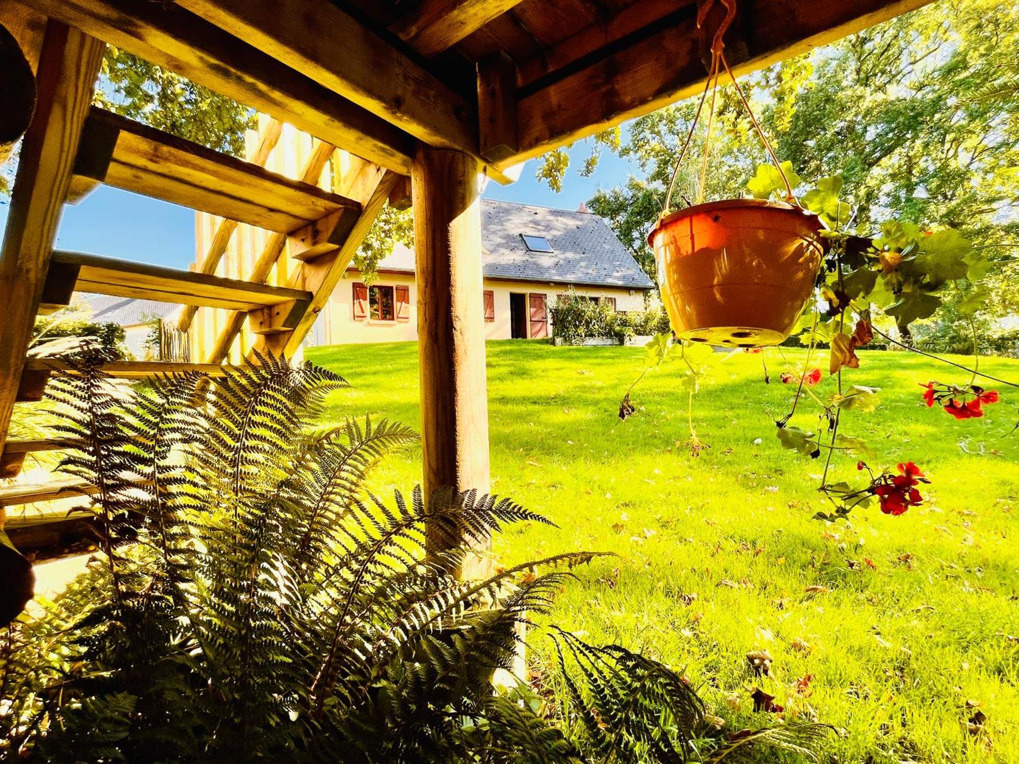 La Cabane Perchee Du Trappeur Écrainville Extérieur photo