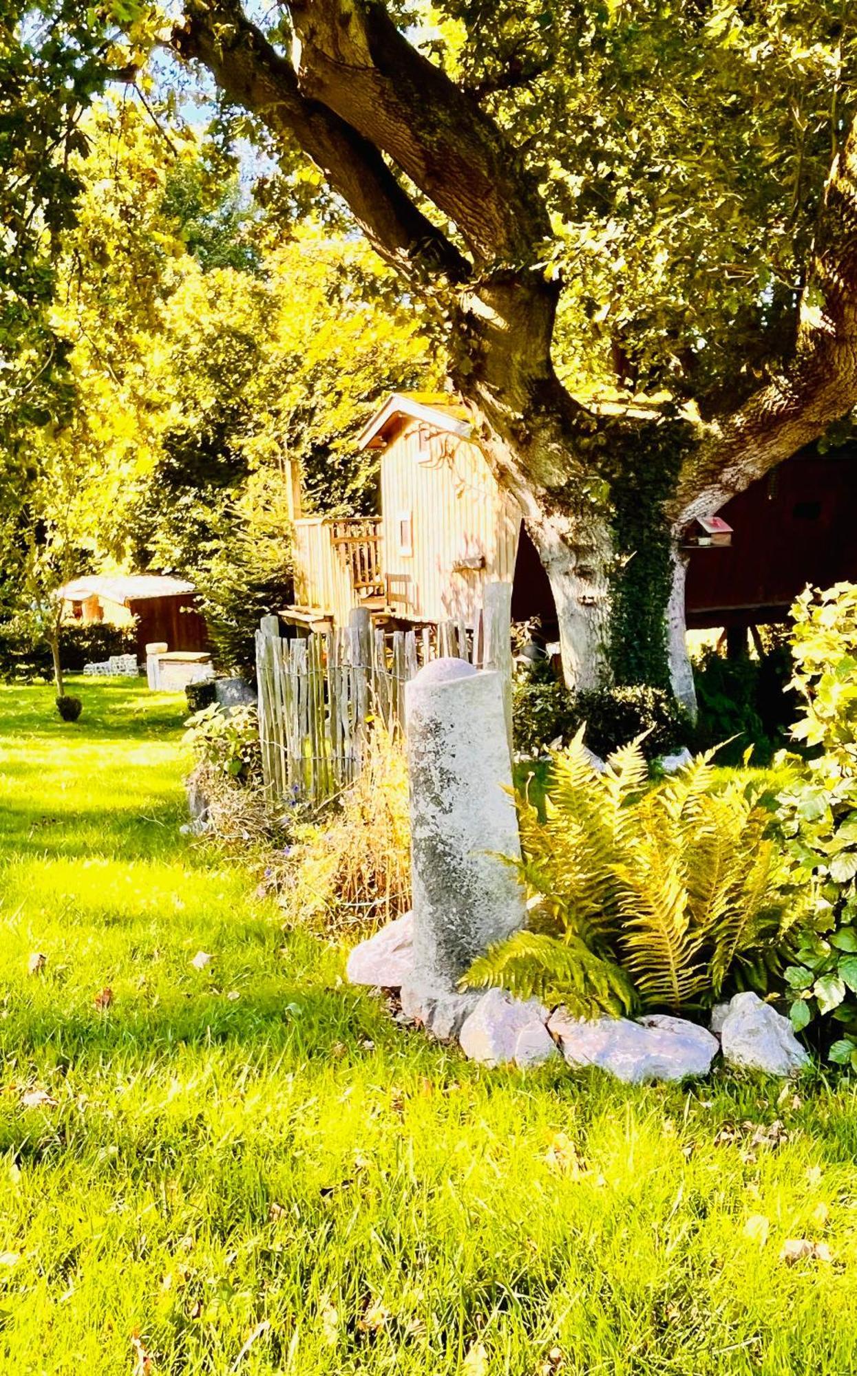La Cabane Perchee Du Trappeur Écrainville Extérieur photo
