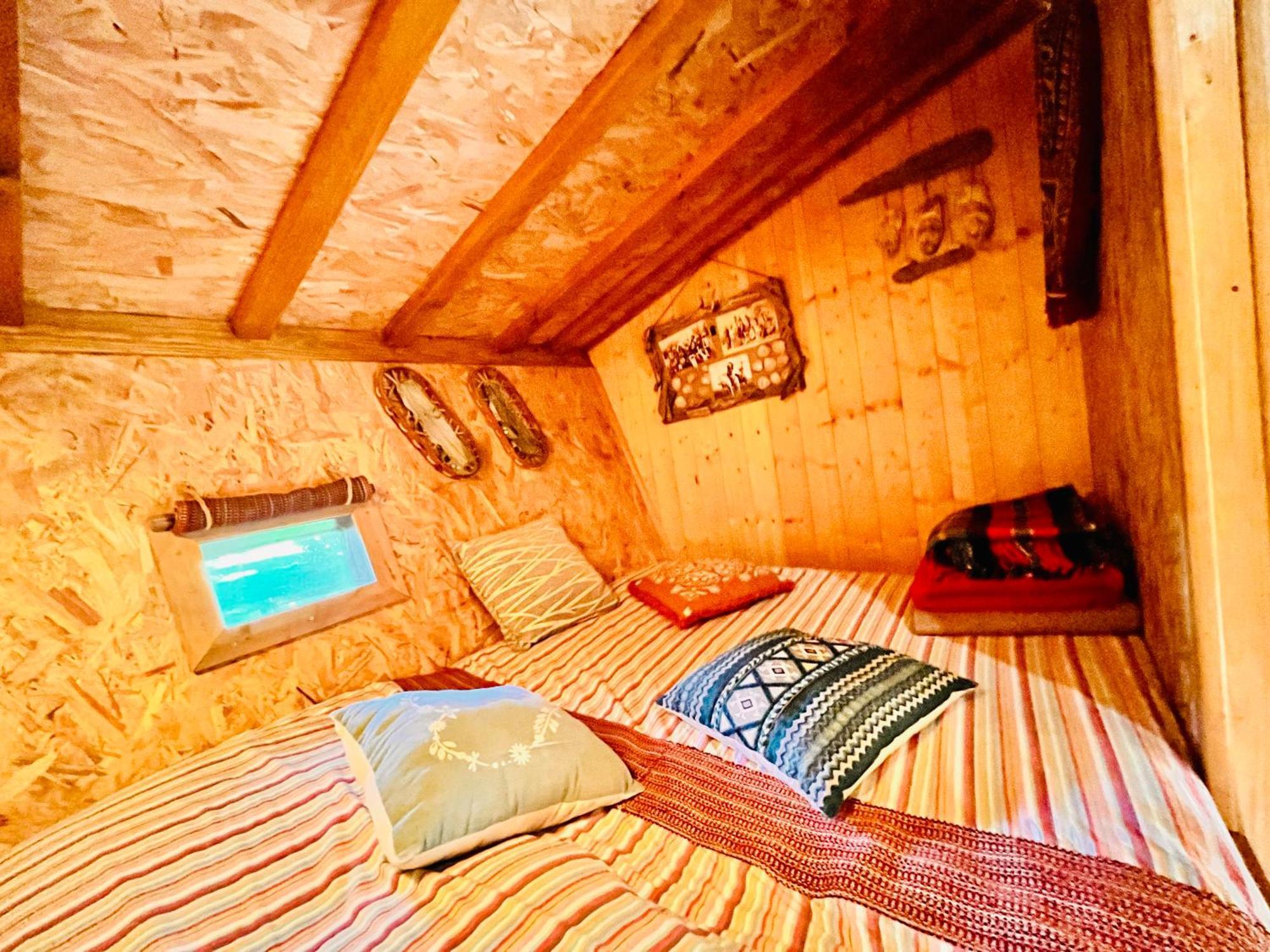 La Cabane Perchee Du Trappeur Écrainville Extérieur photo