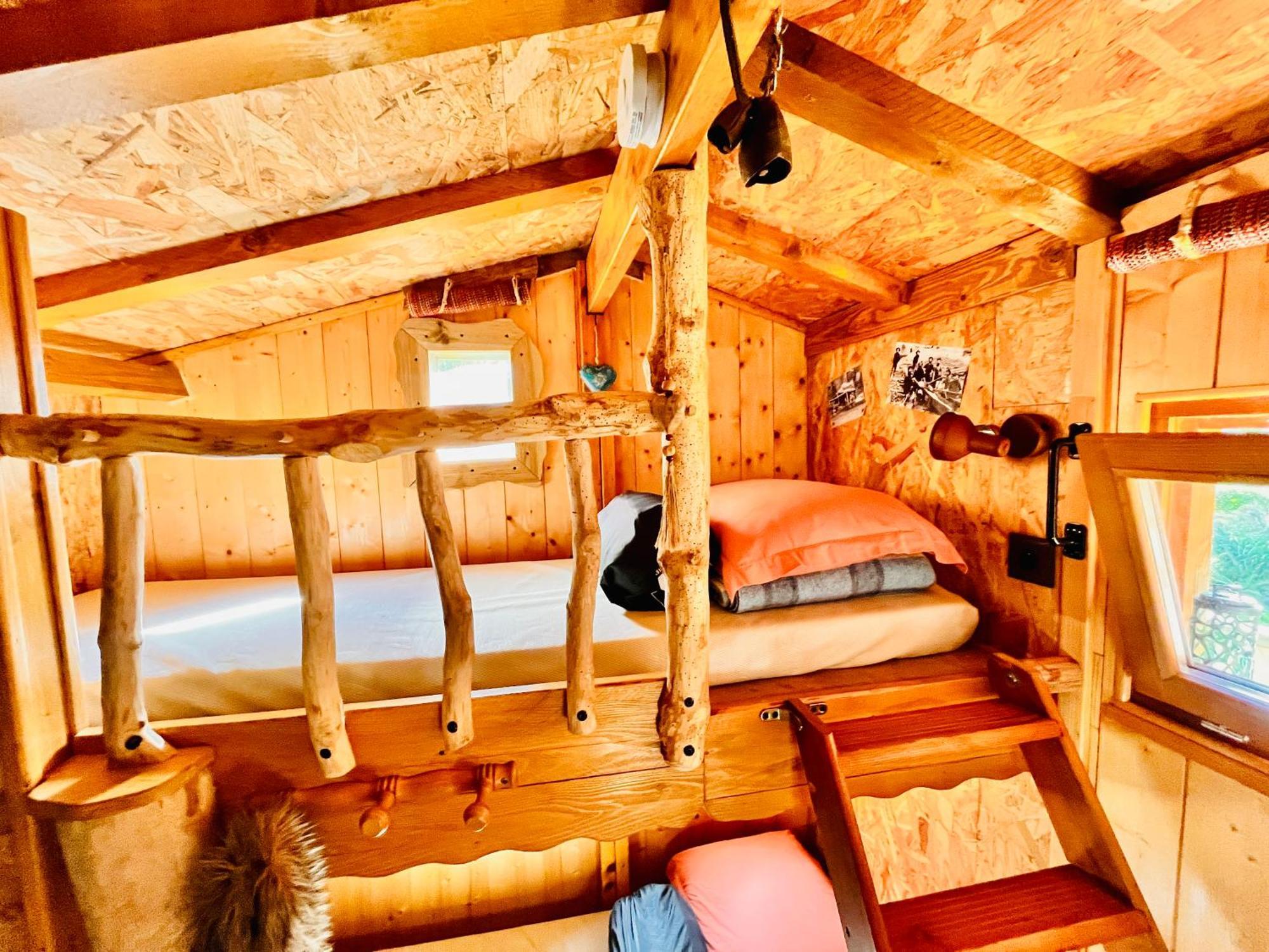 La Cabane Perchee Du Trappeur Écrainville Extérieur photo