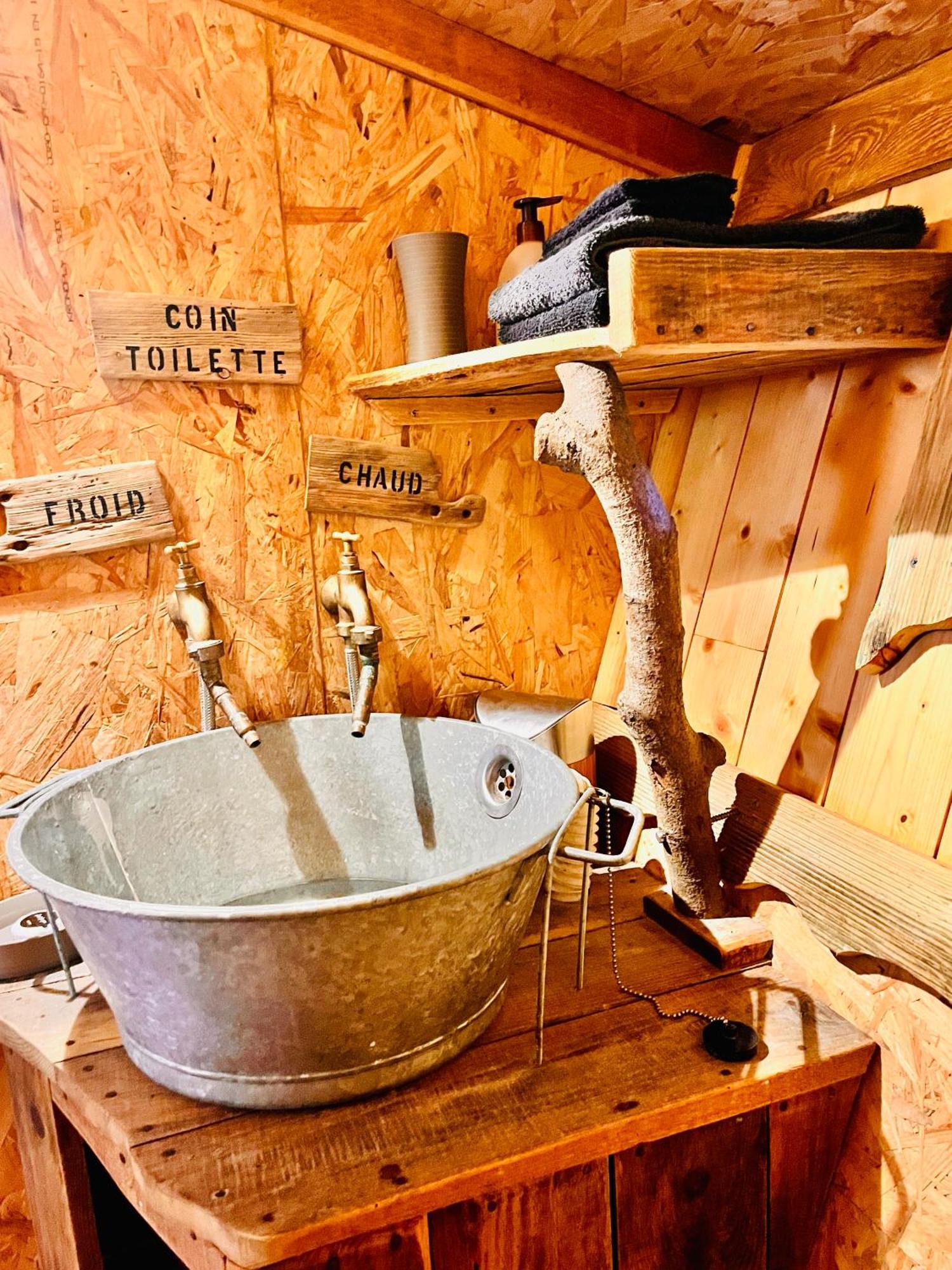 La Cabane Perchee Du Trappeur Écrainville Extérieur photo