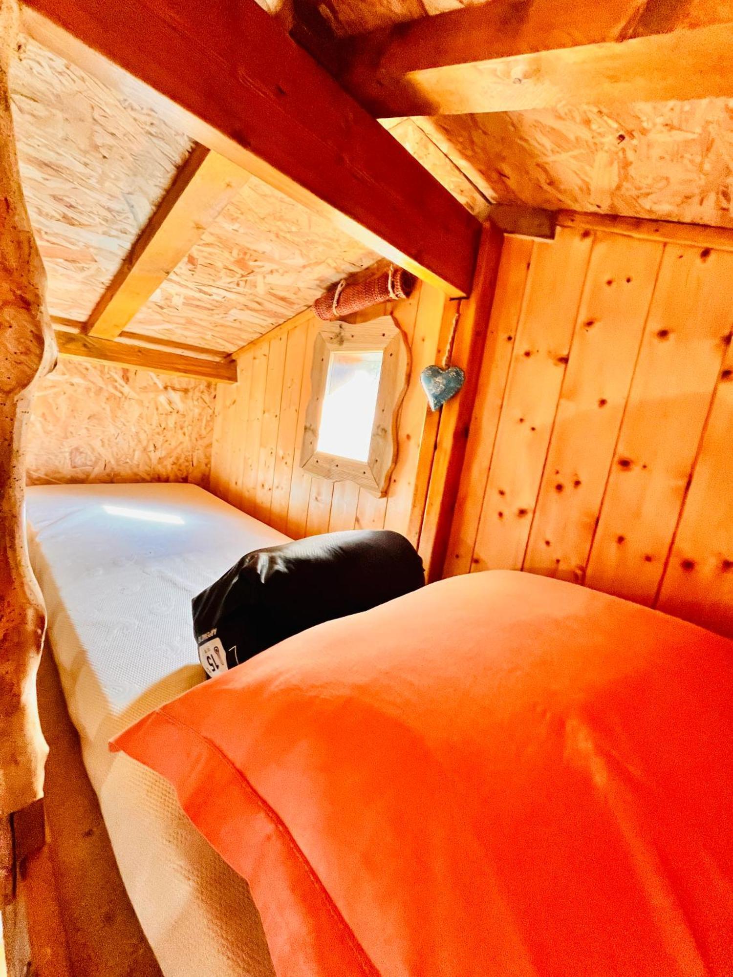 La Cabane Perchee Du Trappeur Écrainville Extérieur photo